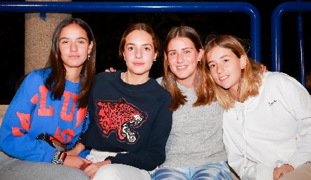  Vale Herrera, Andrea Barrón, María Emilia Díaz y Camila Ocejo.