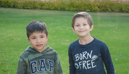  Santi y Aarón.