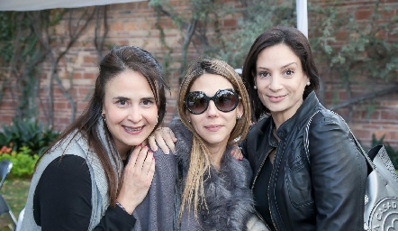  Ana Fer, Clau y Tatiana.