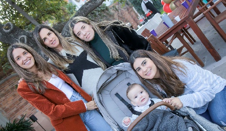  Luzde Gómez, Eunice Camacho, Graciela Torres, Diego Valdés y Lu Castelo.