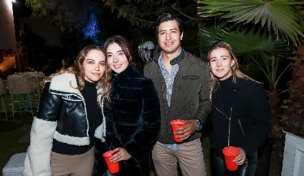  Paula Gómez, Sofía, Oscar y Laura Pelayo.