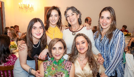  Paulina Leal, Sofía Leal, Odel Leal, Carla Leal, Paty de la Rosa y Gabriela Pedroza.