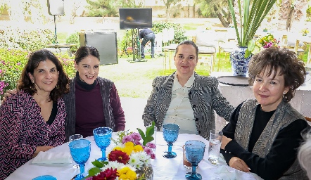  Cristina Nava, Beatriz Carpizo, Cristina Carpizo y Ana Carpizo.
