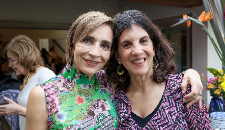  Paty de la Rosa y Cristina Nava.