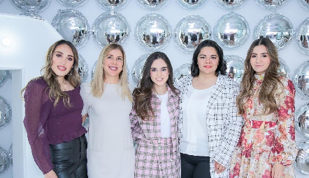  Paola Ascanio, Lucía Nava, Jackie de la Garza, Martha Acevedo y Maite De Antuñano.