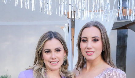  Fernanda Pérez y Paty De Antuñano.
