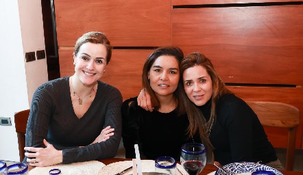  Gaby Hernández, Lorena Torres y Vero Franco.