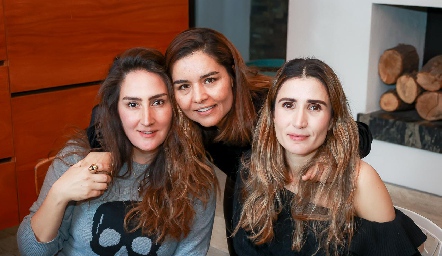  Lorena Ortiz, Lorena Torres y Lourdes Lafuente.