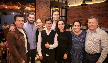 La familia Bravo Rodríguez con Diego.