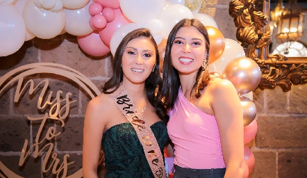  Lili Medina y Carolina Medina.