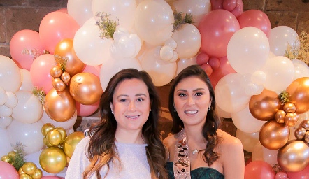  Lorena Madrigal y Lili Medina.