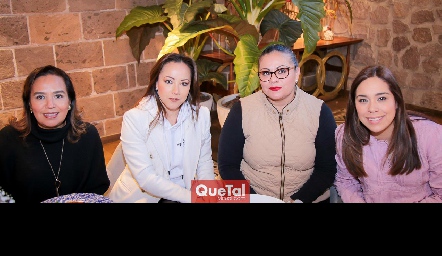  Carla Madrigal, Judith Contreras, Iveth Hernández y Nancy Galván.