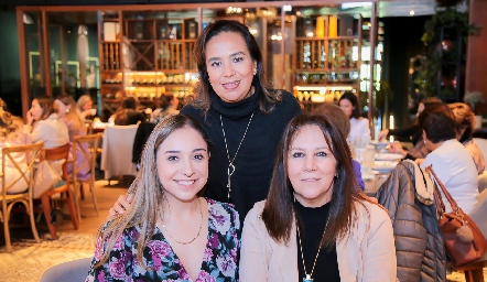  Elisa Escamilla, Teté Medina y Carla Madrigal.