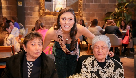  Araceli, Lili Medina y Guadalupe Almaraz.