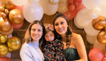  Elizabeth Treviño, Paula Torres y Lili Medina.