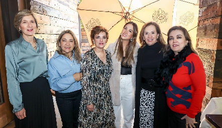  La novia con las anfitrionas,Cecilia Bárcena, Alicia de la Rosa, Lorena Maza, Mónica Balbontín, Mónica Dorador y Jenny Cázares.