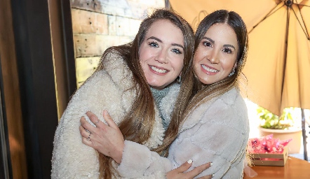  Alis González y Mónica Balbontín.