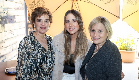  Lorena Maza, Mónica Balbontín y Carla Dorador.
