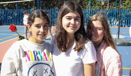 Isa, Sofía y DanNa.