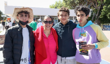  Rodrigo Abaroa, miss Isela, Arturo Payán y Rodrigo Medlich.