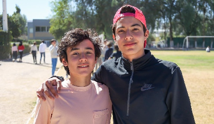  Amigos.