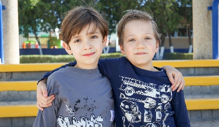  Amigos.
