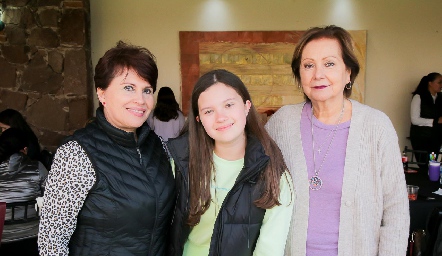  Gloria Camacho, Alexa Soto y Lesbia Osorio.