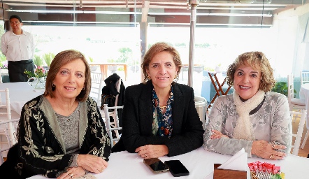  Rossana Benavente, Dolores Lastras y Felicia Alarcón.