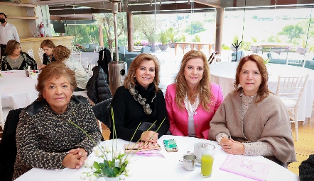  María Antonieta Campos, Leticia Escudero, Emma Díaz de León y Angélica Vega.
