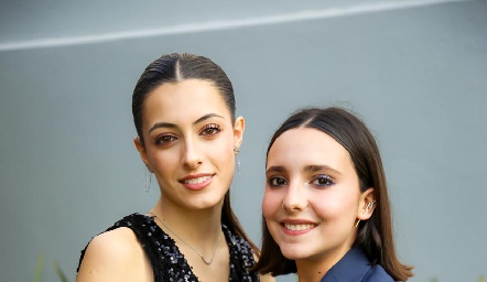  Marina Nieto y Valentina Nava.