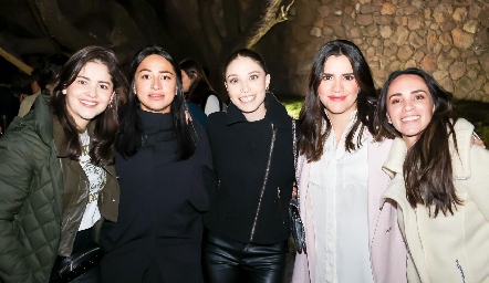  Alejandra Gazcón, Paola Rodríguez, Sofía Hernández, Nina Galarza y Jessica Gallegos.