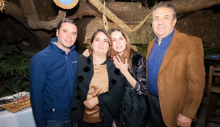  Miguel Bárcena, Martha Herrera, Cristi Jerez y Alfonso Jerez.