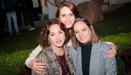 Patricia, Guadalupe y Lorena Bárcena García.