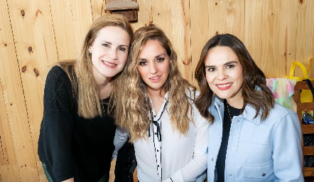  Michelle Baeza, María Torres y Ale Díaz de León.