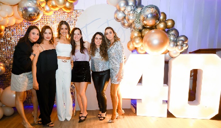  Tatiana Rodríguez, Alejandra Rodríguez, Marifer Bernal, Daniela Camargo, Marcela Zapata y Verónica Antunes.