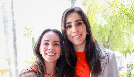  Jessica Gallegos y Daniela Lavín.