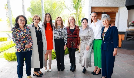  Virginia Ruiz, Patricia Ramos, Daniela Lavín, Beatriz Lavín, Laura Lavín, Tita García, Iliana Ramos y Carmen Lavín.