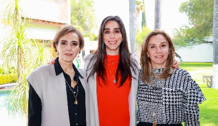  Patricia Ramos, Daniela Lavín y Beatriz Lavín.
