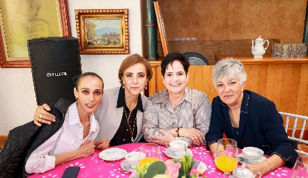  Iliana Ramos, Patricia Ramos, Tita García y Carmen Lavín.