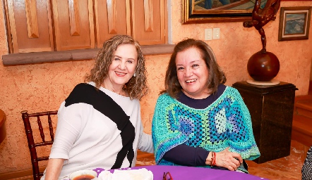  Jeniffer Kaiser y Rosa Martha Portales.