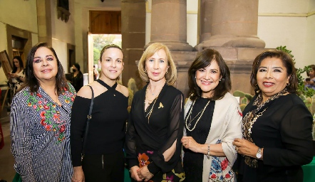  Silvia Esparza, Diana Guel, Laura Villasuso, Gladis Castellanos y Carmelita Martínez.