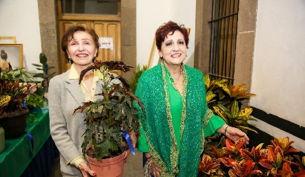  Any Rossel y Adela Martínez.