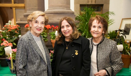  Cristina Cánovas, Martha Acevedo y Elisa Ortega.