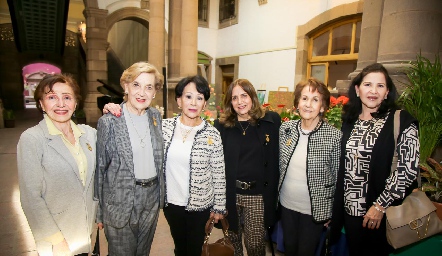  Any Rossel, Cristina Cánovas, Aida Martínez, Martha Acevedo, Elisa Ortega y Laura Solís.