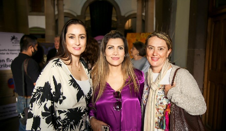  Adriana Dibildox, Verónica Martínez y Marisol López.