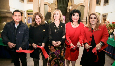  Fernando Pérez, Martha Acevedo, Laura Villasuso, Diana Reyes y Carmenchu.