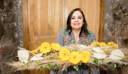  Laura Esparza.
