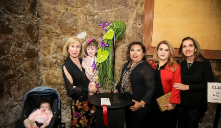  Regina, Laura Villasuso, Cristina García, Carmelita Vázquez, Carmenchu y Mónica Alcalde.