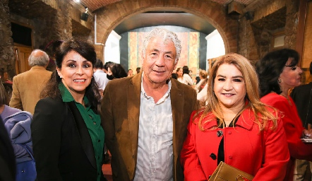  Lelia Acosta, Carlos Castillo y Carmenchu.