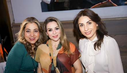  Mine Echavarría, Gilda Acosta y Sonia Yáñez.